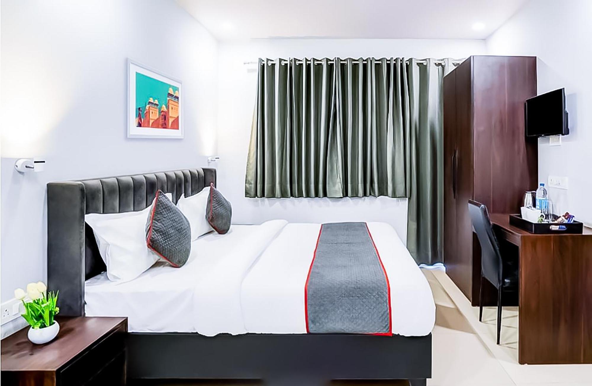 Family Rooms Inn - Shalimarbagh New Delhi Exterior photo