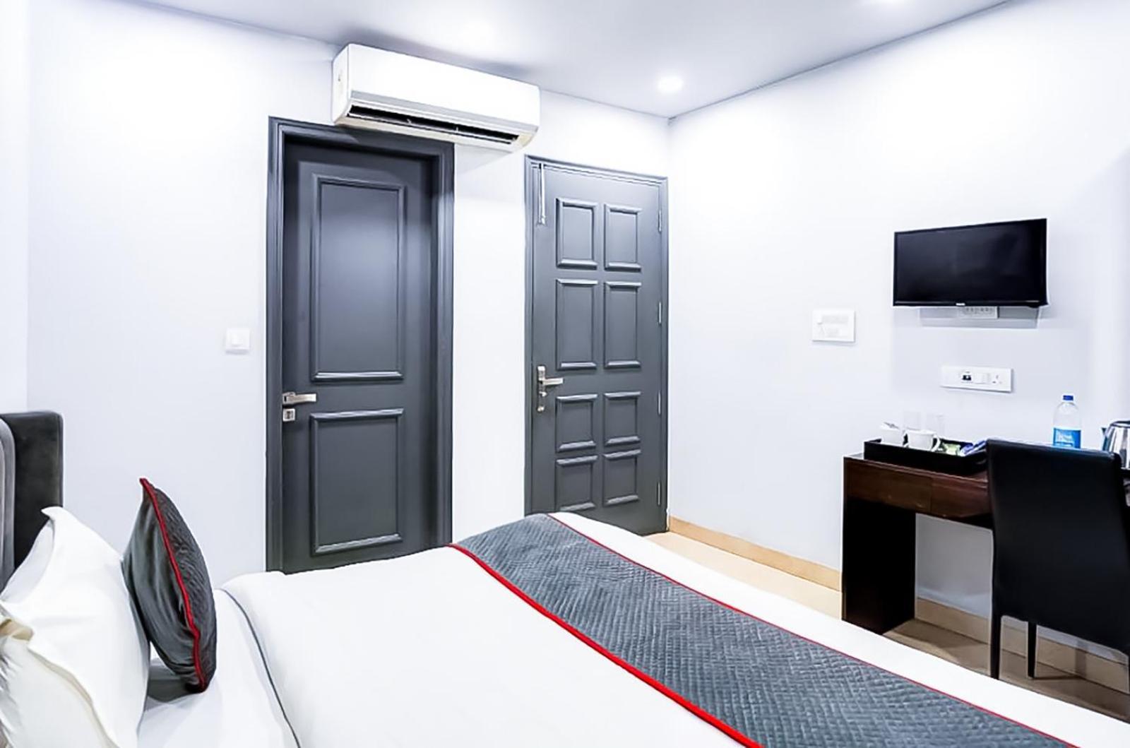 Family Rooms Inn - Shalimarbagh New Delhi Exterior photo